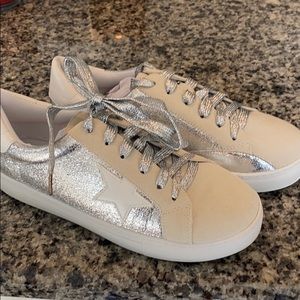Trendy star sneakers